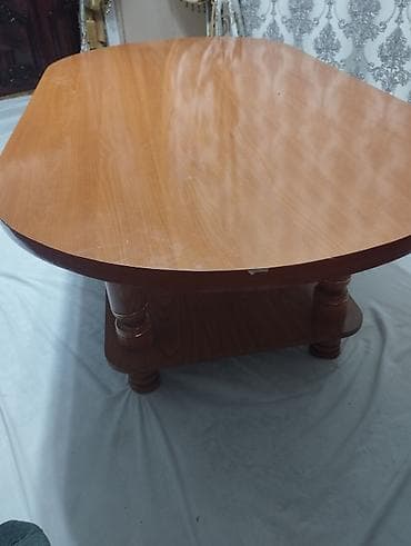 Журнальный стол из дерева (шпон под тёплый оттенок вишни/бука) at lalafo.kg Журнальный стол из дерева (шпон под тёплый оттенок вишни/бука)