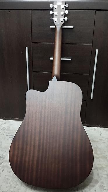 комбик: SAGA SF600C — это акустическая гитара формата Dreadnought (41") с — 7