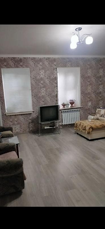 дом 6 комнат: 70 м², 4 комнаты, Забор, огорожен — 3