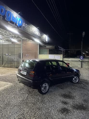 Продажа авто: Volkswagen Golf: 1995 г., 1.6 л, Бензин — 8