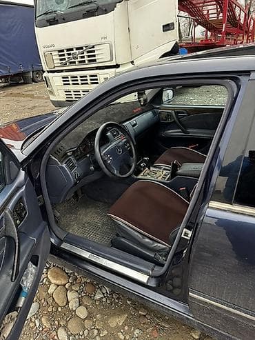 Mercedes-Benz E-Class: 1999 г., 5 л, Бензин, Седан