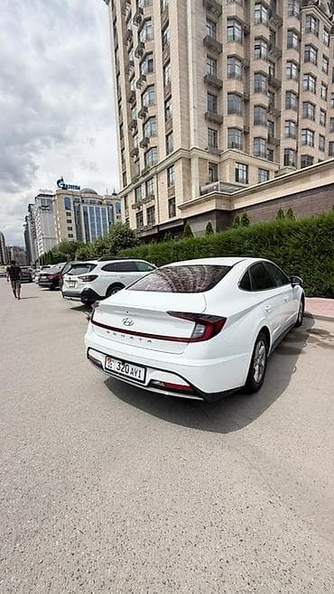 Продажа авто: Hyundai Sonata: 2019 г., 2 л, Автомат, Бензин, Лифтбек — 2