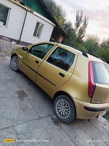 Унаа сатуу: Fiat Punto: 2002 г., 1.2 л, Кол менен иштөөчү, Бензин, Хетчбек — 3