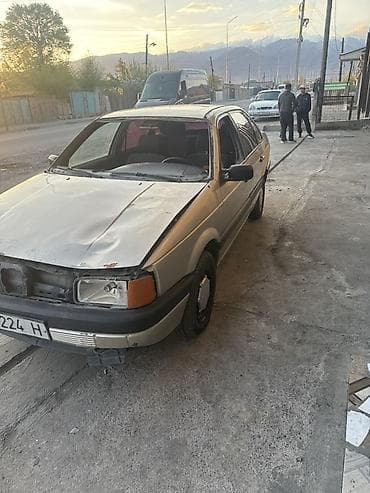 мерседес запчасти бишкек: Volkswagen Passat: 1991 г., 1.8 л, Кол менен иштөөчү, Бензин, Седан — 2