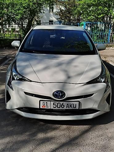 Toyota Prius: 2017 г., 1.8 л, Вариатор, Гибрид, Хэтчбэк — 2