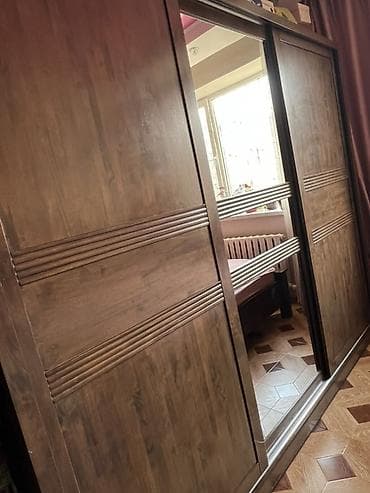 Кресла: Спальный гарнитур из темного массива (винтажный орех). Состав — 3