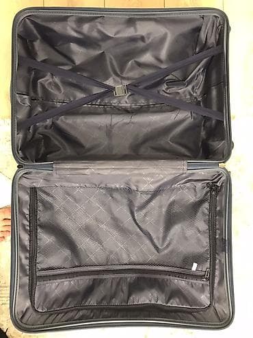 чемодан бу: Чемодан, Б/у, Материал: Пластик, Средний (40 - 70 л), Вращающиеся колеса на 360°, Кодовый замок, На колесах — 2