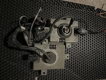 Продаю Блоки розжига ксеноновых фар (комплект из 2 шт.) от хонда фит