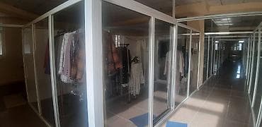 ПРодаю стекло витринное толщиной 6 мм, витражное. Высота 2.10м, ширина — 3