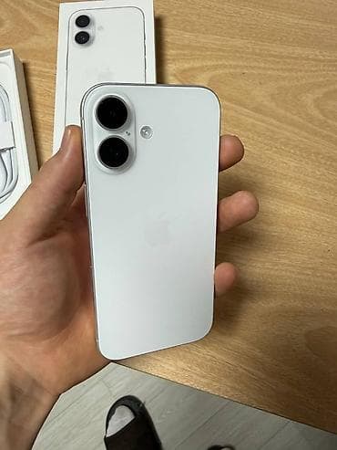 IPhone 17, Б/у, 256 ГБ, Белый, Кабель, 100 %