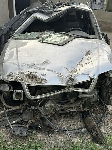 шпаклёвка на авто: Audi A6 C5 Avant (универсал), серебристый, продаётся целиком как донор — 1