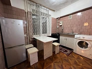 Бөлмөлөр: 44 м², Эмереги менен — 7