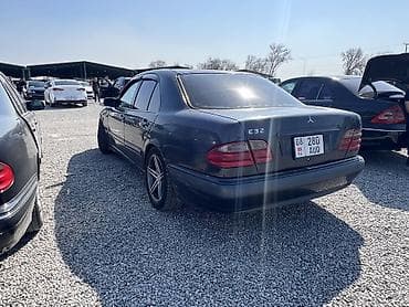аварийный знак: Mercedes-Benz E-Class: 2001 г., 2 л, Автомат, Бензин, Седан — 3