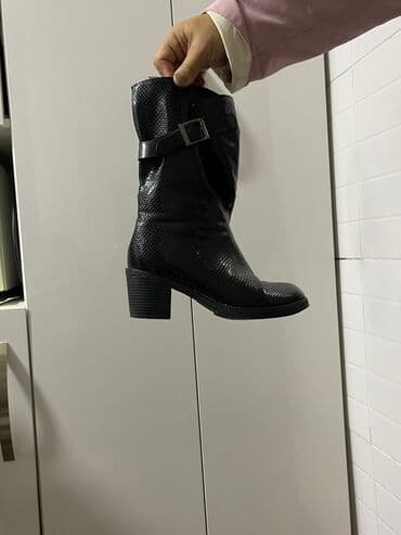 сапоги из натурального меха и кожи: Полусапожки деми в отличном состоянии 35 размер-1000 с — 2