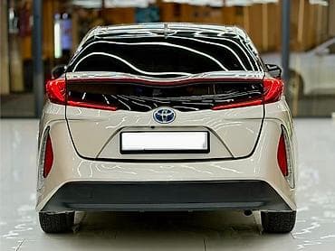 prius: Toyota Prius: 2018 г., 1.8 л, Автомат, Электромобиль, Лифтбек — 4