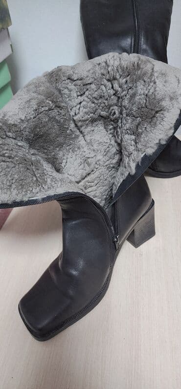 Натуральная кожа зима . состояние идеальное обхват икры 37 см at lalafo.kg Натуральная кожа зима . состояние идеальное обхват икры 37 см