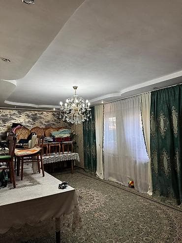 4: Дом с двором и большим навесом для авто: • Закрытый участок за — 10