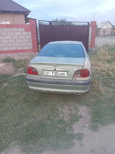 sur ron: Toyota Avensis: 1998 г., 1.8 л, Механика, Бензин, Седан — 2