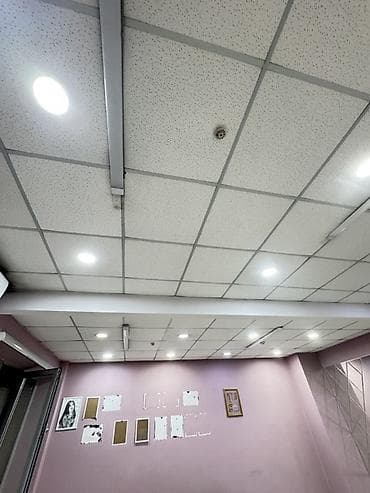 Подвесной потолок типа “армстронг” с интегрированным освещением -