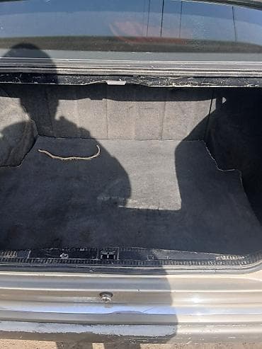 Унаа сатып алуу: Mercedes-Benz W124: 1991 г., Кол менен иштөөчү, Седан — 1