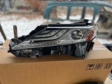 7075: Комплект передних фар Toyota 2018 г., Новый, Аналог — 1