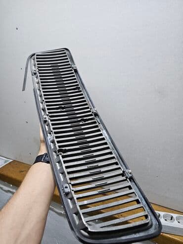 купить передний бампер на ауди 80 б4: Решетка радиатора Volvo 1997 г., Б/у, Оригинал — 5