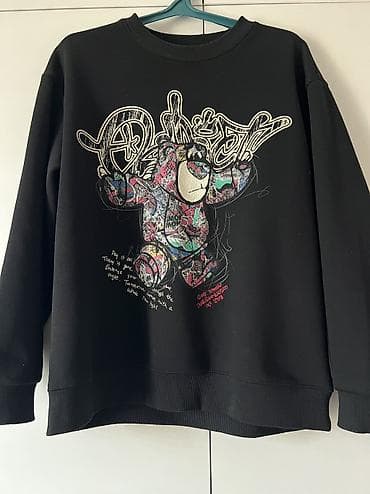 Жынсылар: Свитшот унисекс черного цвета с ярким принтом. - Фасон: свободный — 1