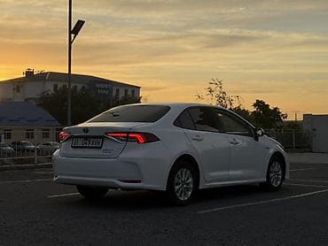 Продажа авто: Toyota Corolla: 2019 г., 1.8 л, Вариатор, Гибрид, Седан — 3