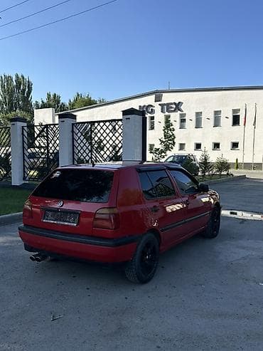 Унаа сатуу: Volkswagen Golf: 1995 г., 1.8 л, Кол менен иштөөчү, Бензин, Хетчбек — 10