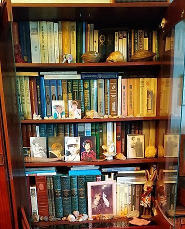 Продаю книги. Разные. от 50 сом. есть сборники и томники. В основном at lalafo.kg Продаю книги. Разные. от 50 сом. есть сборники и томники. В основном