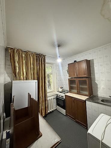 продаю квартиру 9микрайоне: 1 комната, 32 м², 104 серия, 1 этаж, Косметический ремонт — 4
