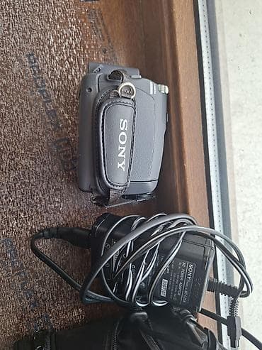 web camera: Видеокамера Sony DCR-HC28 Handycam - Оптическая видеокамера формата — 4