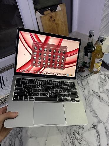 apple macbook m2: Продаю макбук М1 2020 Все функции работают нифигово, отпечаток — 6