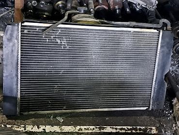 Автозапчасти: Оригинальный контрактный из Европы б/у радиатор охлаждения на Тойота — 1
