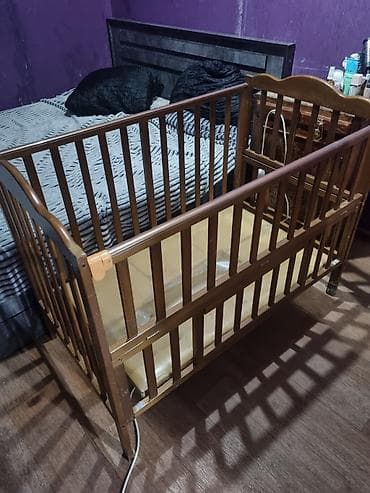 Детская кроватка из массива дерева - Классическая форма с продольными at lalafo.kg Детская кроватка из массива дерева - Классическая форма с продольными