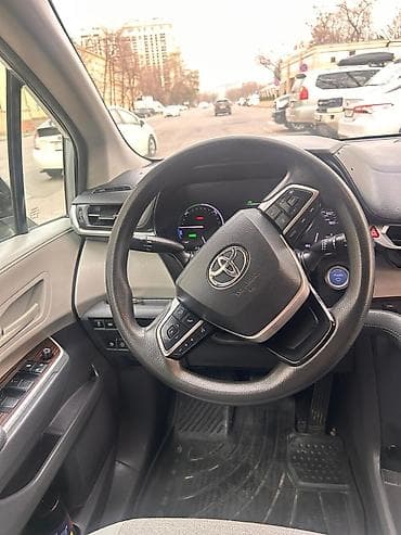 transporter multivan: Toyota Sienna: 2021 г., Автомат, Гибрид, Минивэн — 2