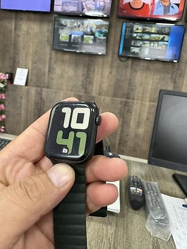 зарядка на apple watch: Apple Watch (серия/размер в стиле Series 7/экран 45мм) с зелёным — 1
