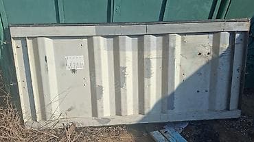 Продаю двери от морского контейнера. Две створки
