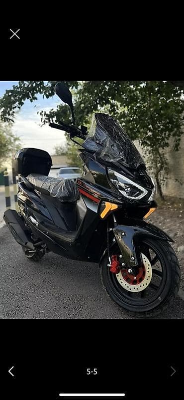 квадроцикл 150 кубов: Скутер-макси в спортивном стиле - Кузов: обтекаемый пластик, черный — 1