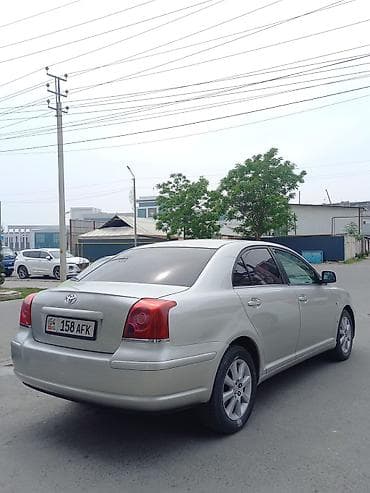 Toyota Avensis: 2003 г., 1.8 л, Механика, Бензин, Седан