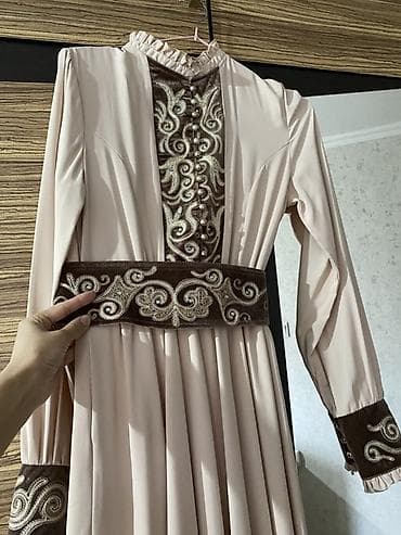 Вечернее платье, Длинная модель, Велюр, С рукавами