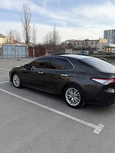 lexus 320: Toyota Camry: 2018 г., 2.5 л, Гибрид — 6