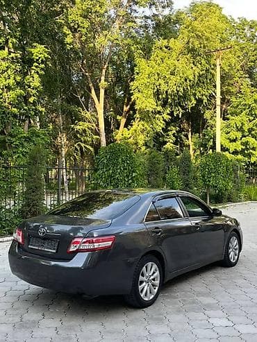 автосайты германии: Toyota Camry: 2010 г., 2.5 л, Автомат, Бензин, Седан — 1