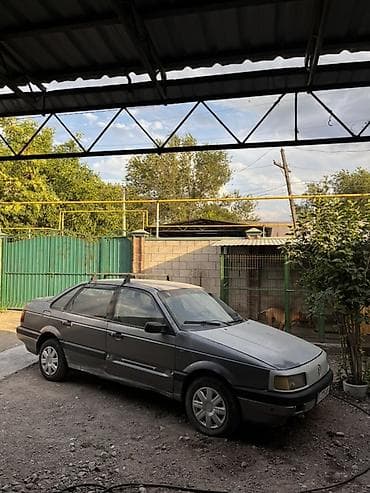 Унаа сатуу: Volkswagen Passat: 1988 г., 1.8 л, Кол менен иштөөчү, Бензин, Седан — 3