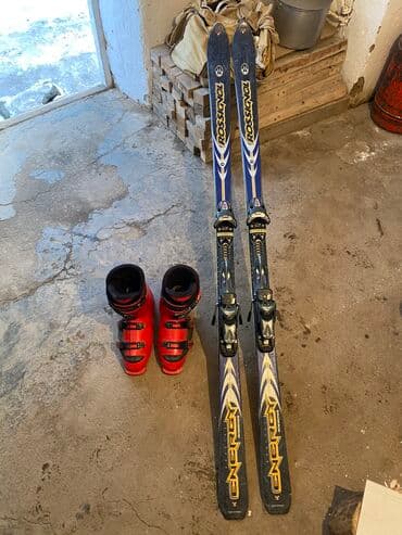 Лыжи и ботинки