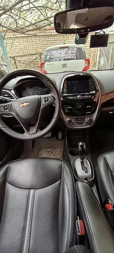 Chevrolet Spark: 2020 г., 0.1 - engine capacity л, Вариатор, Бензин — 3