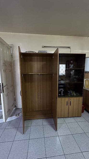 кухонный буфеты: Стенка-шкаф, Тип стенки-шкафа: Модульная, Для зала, Особенности: Для хранения посуды — 1