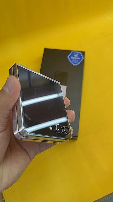 honor x6c: Samsung Galaxy Z Flip 5, Б/у, 256 ГБ, 1 SIM, eSIM — 3