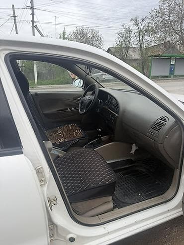күзгү: Daewoo Nubira: 2000 г., 1.5 л, Кол менен иштөөчү, Бензин, Седан — 3