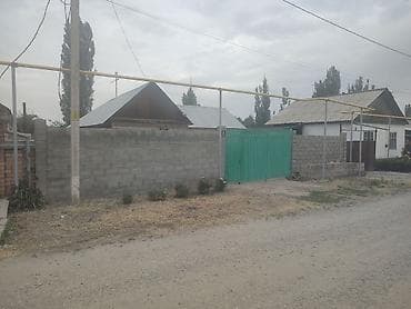 ноокат дом: Продаю участок с домом под снос в отличной локации! Чуйская область — 2